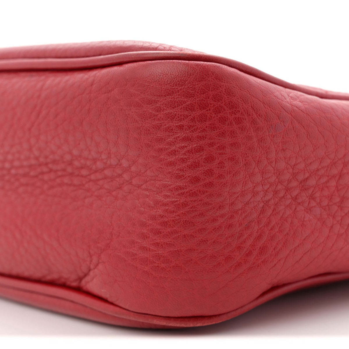 Pebbled Calfskin Small Soho Disco Bag Vibrant Red product image 10, provided for visual reference and product detail review