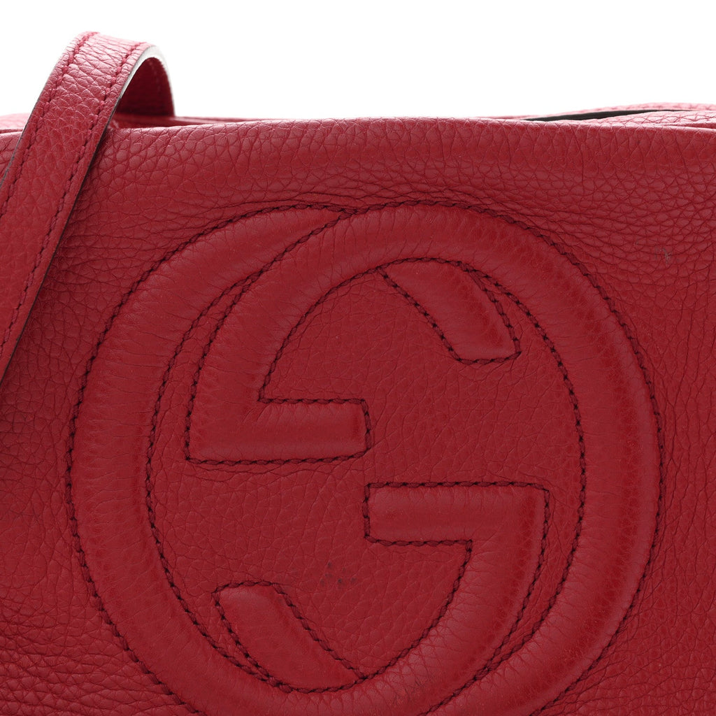 Pebbled Calfskin Small Soho Disco Bag Tabasco Red product image 8, provided for visual reference and product detail review
