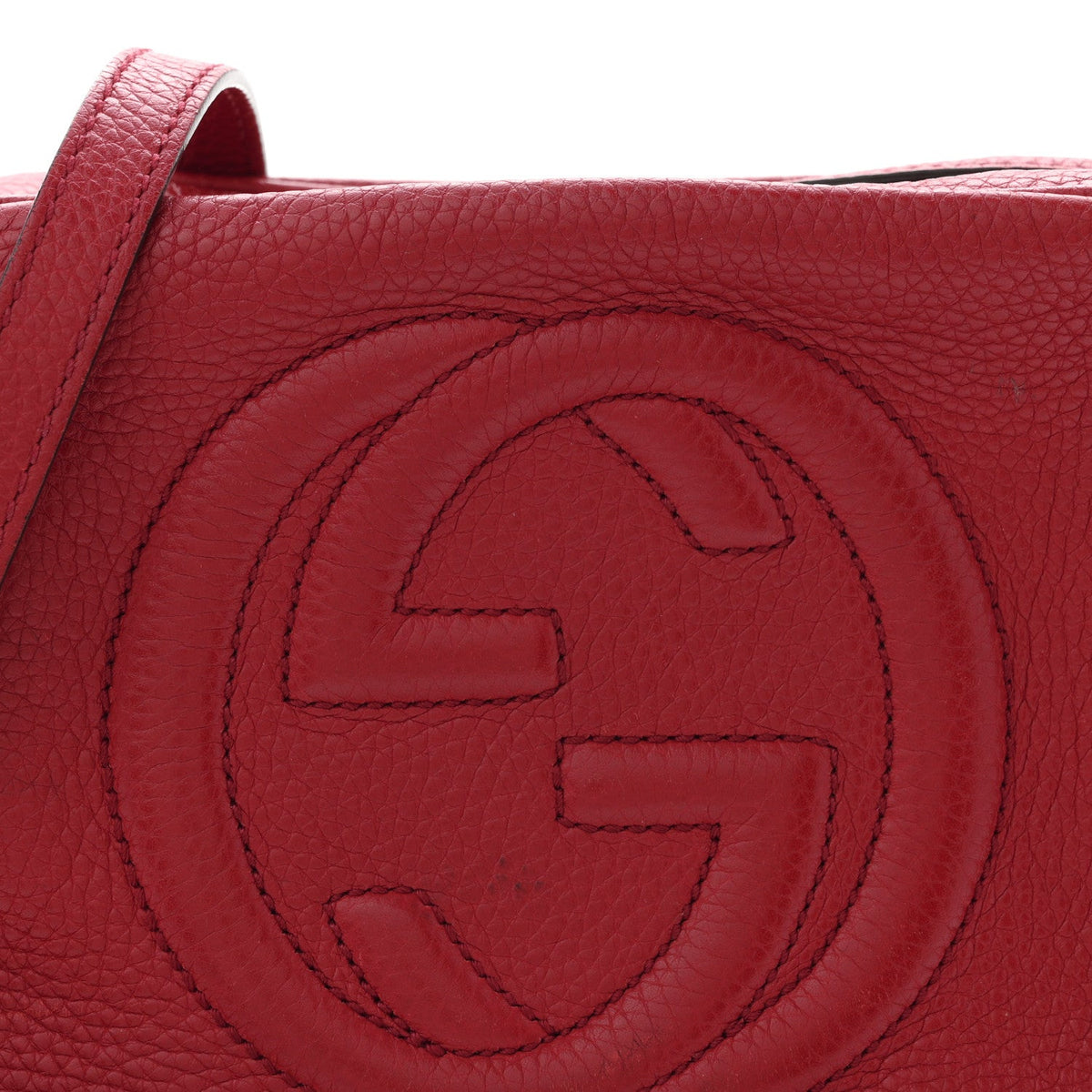 Pebbled Calfskin Small Soho Disco Bag Tabasco Red product image 8, provided for visual reference and product detail review