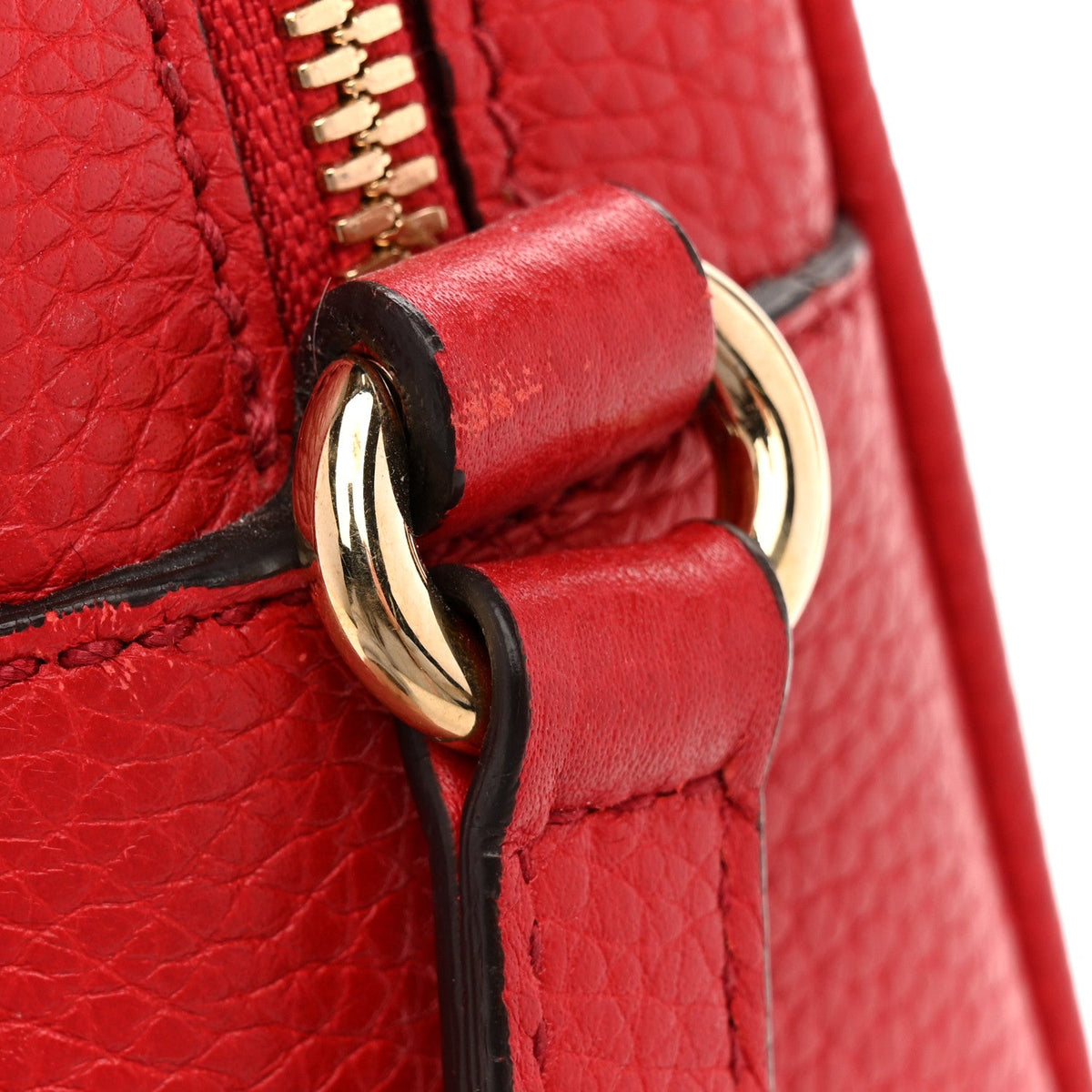 Pebbled Calfskin Small Soho Disco Bag Tabasco Red product image 12, provided for visual reference and product detail review