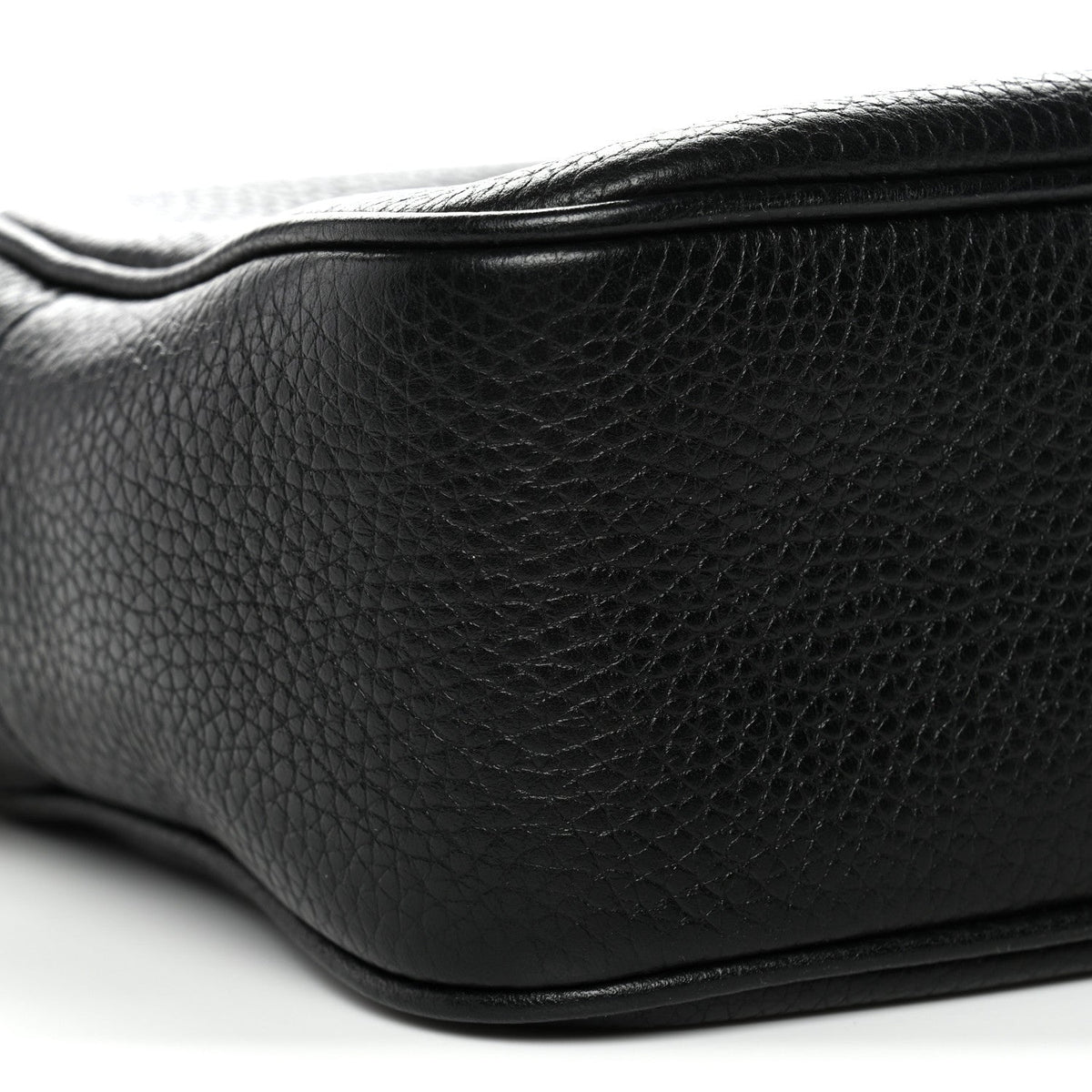 Pebbled Calfskin Small Soho Disco Bag Black product image 9, provided for visual reference and product detail review