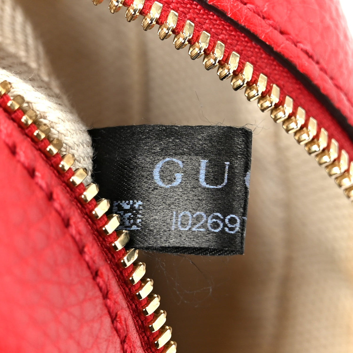 Pebbled Calfskin Small Soho Disco Bag Vibrant Red product image 7, provided for visual reference and product detail review