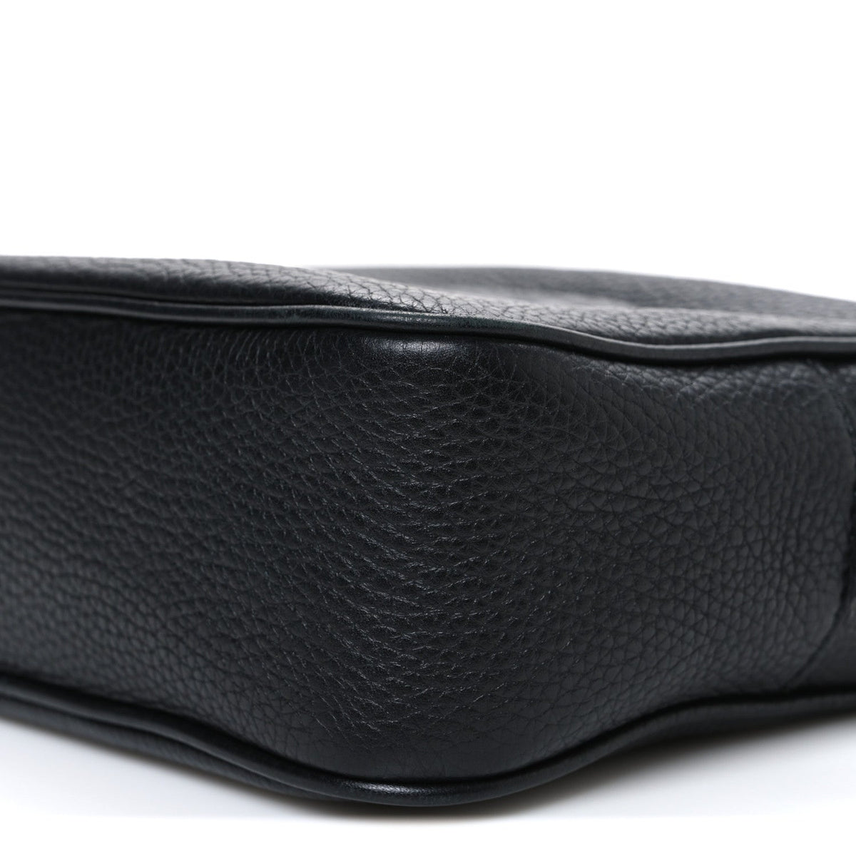 Pebbled Calfskin Small Soho Disco Bag Black product image 10, provided for visual reference and product detail review