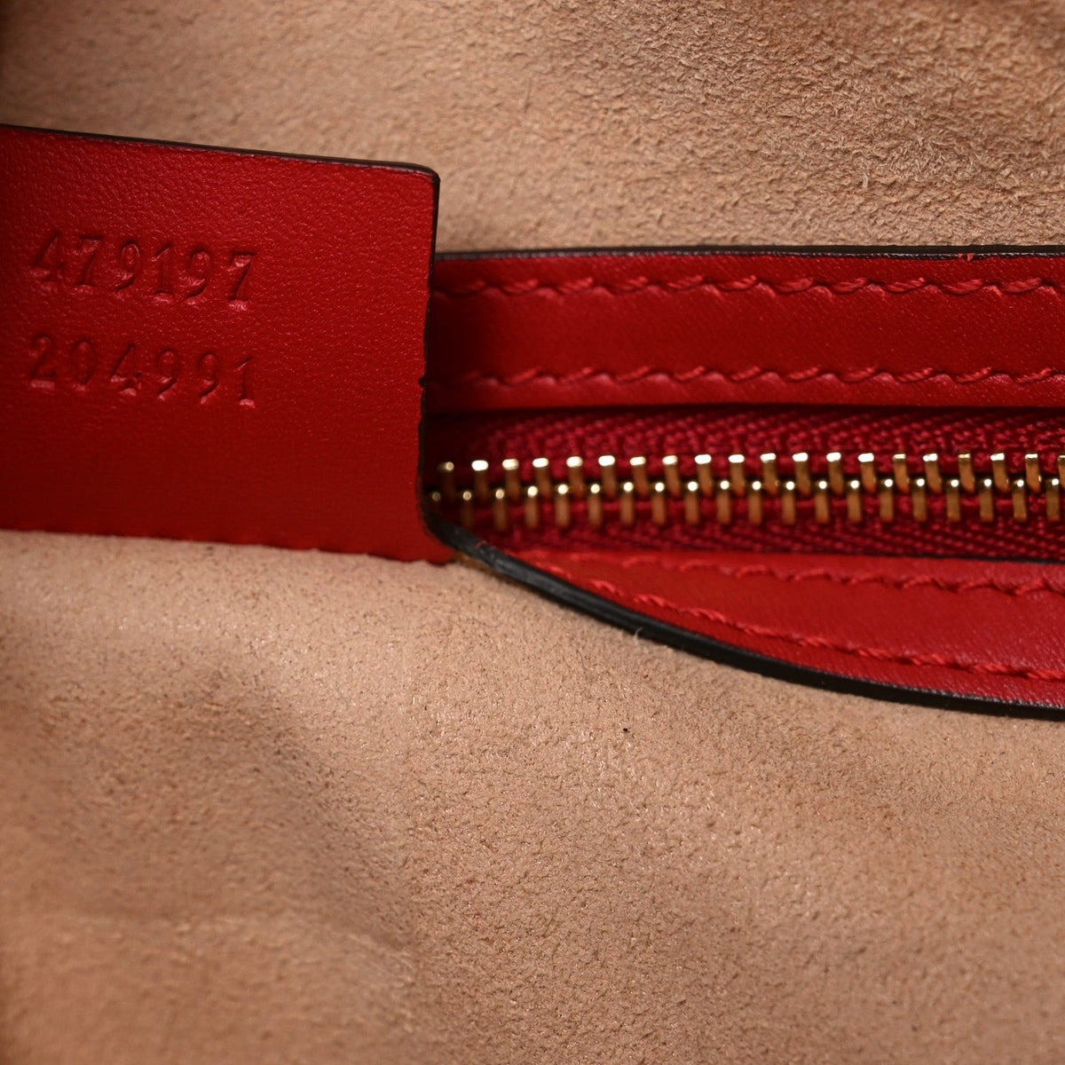 GG Supreme Monogram Medium Padlock Tote Hibiscus Red product image 7, provided for visual reference and product detail review