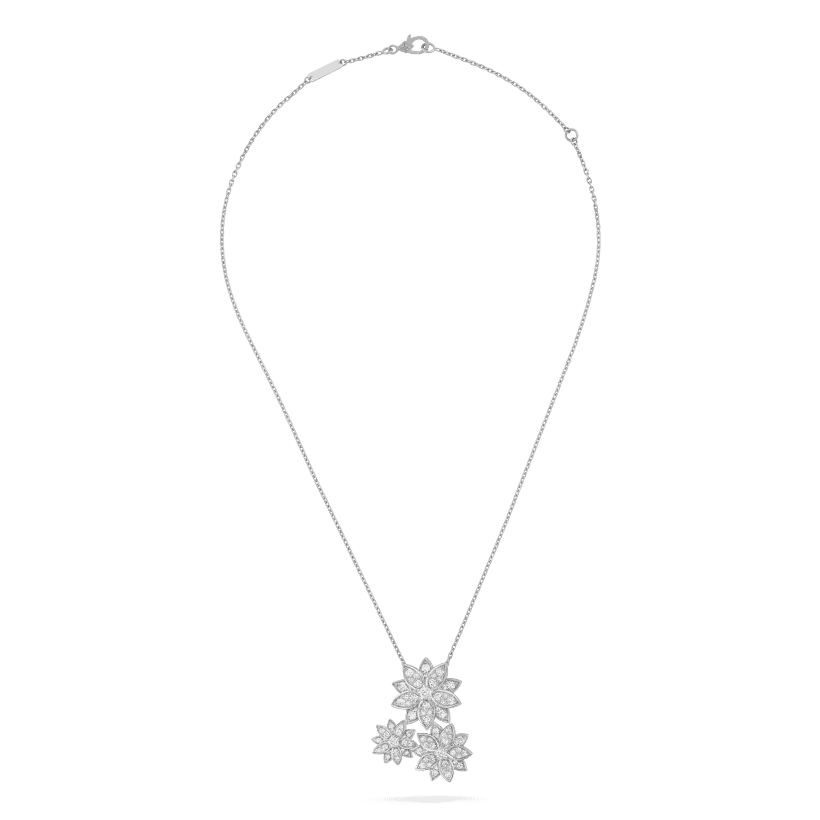 Three Flowers Lotus 18K Gold Necklace product image 2, provided for visual reference and product detail review