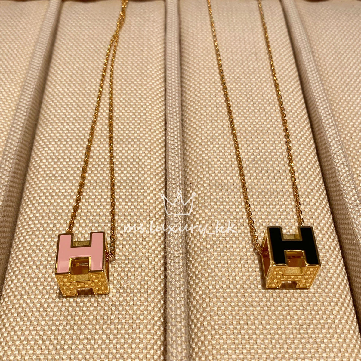 Hermes Cage D'H Grey 18K Gold Necklace product image 4, provided for visual reference and product detail review