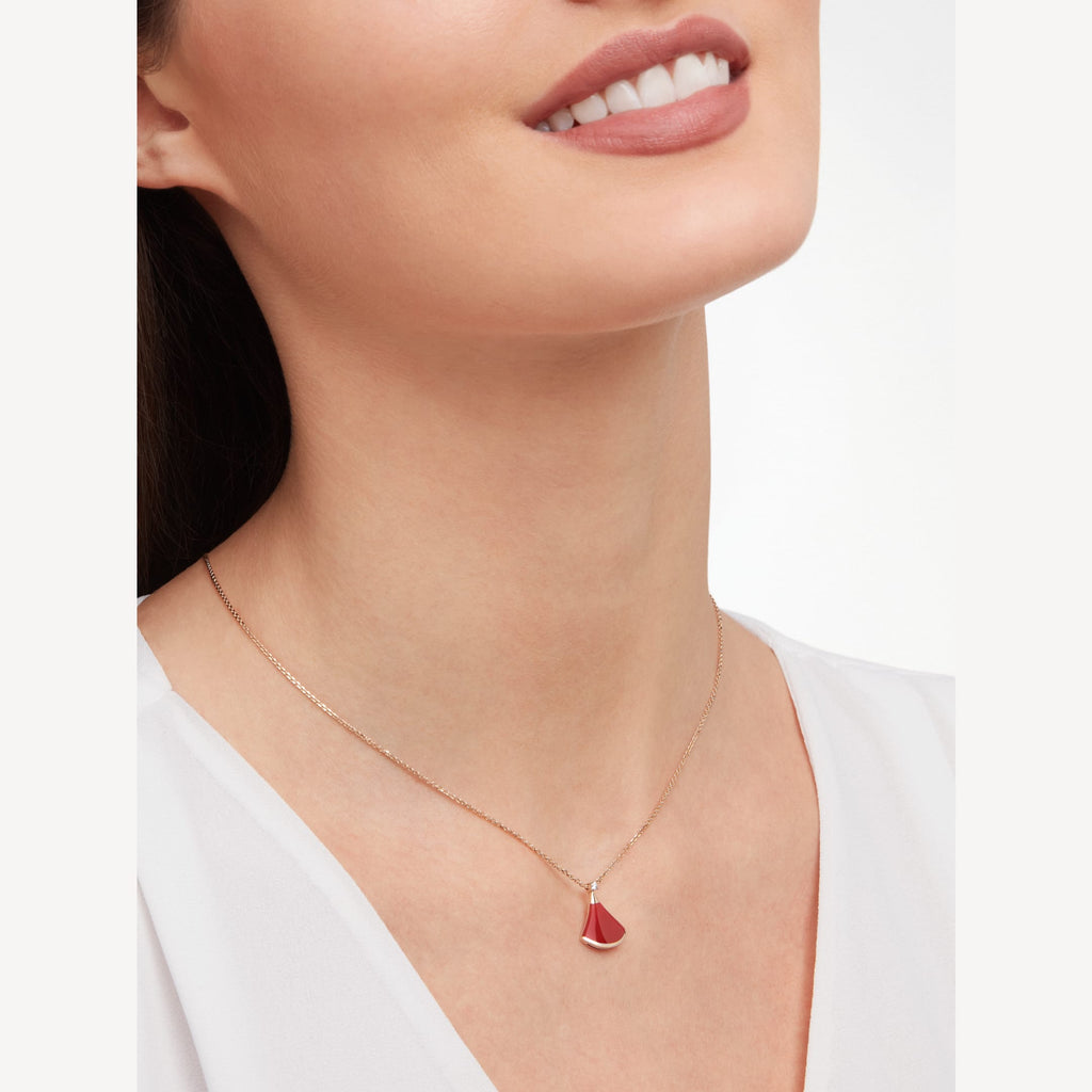 Bvlgari BVLGARI Dream Carnelian 18K Gold Necklace product image 2, provided for visual reference and product detail review