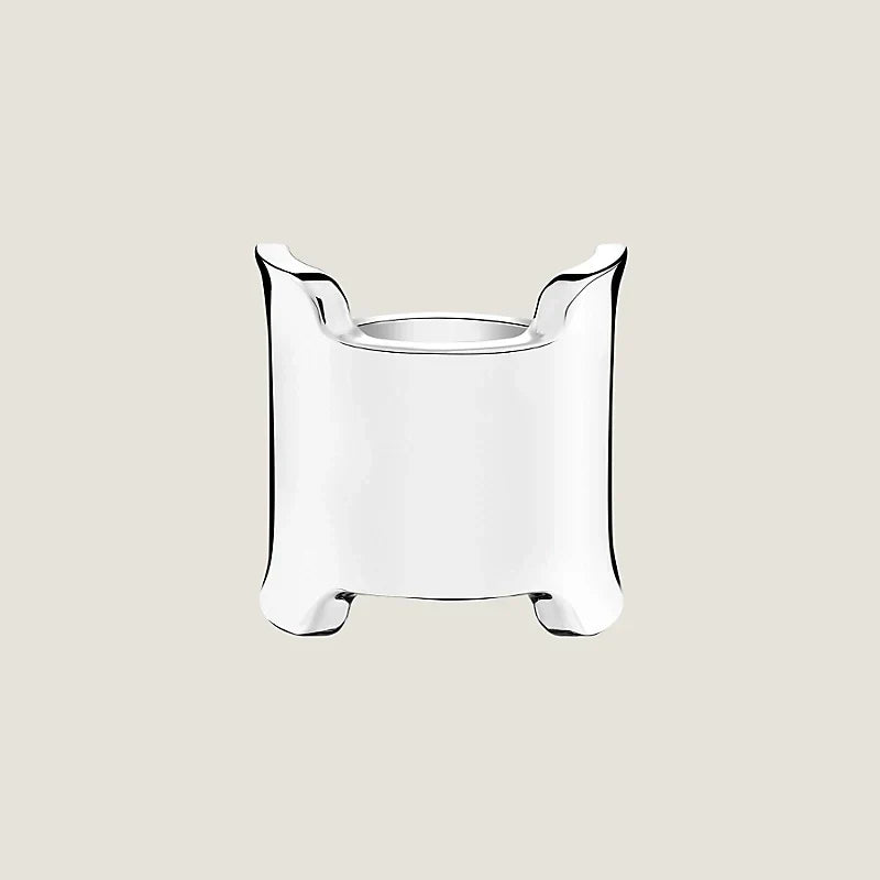 Hermes Amazone Large 18K Gold Ring product image 1, provided for visual reference and product detail review