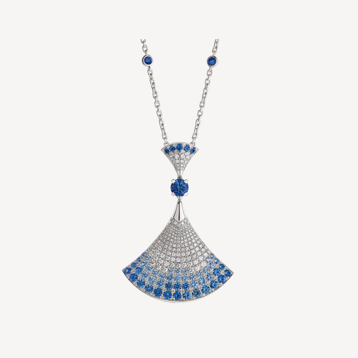 Bvlgari DIVAS' DREAM Blue Diamonds 18K Gold Necklace product image 1, provided for visual reference and product detail review