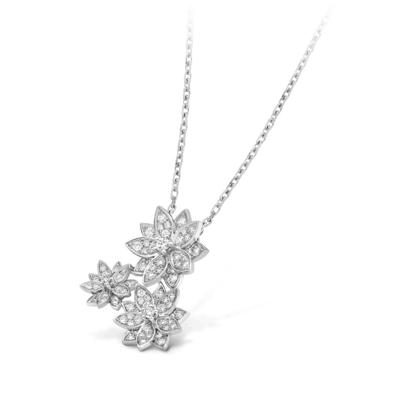 Three Flowers Lotus 18K Gold Necklace product image 3, provided for visual reference and product detail review