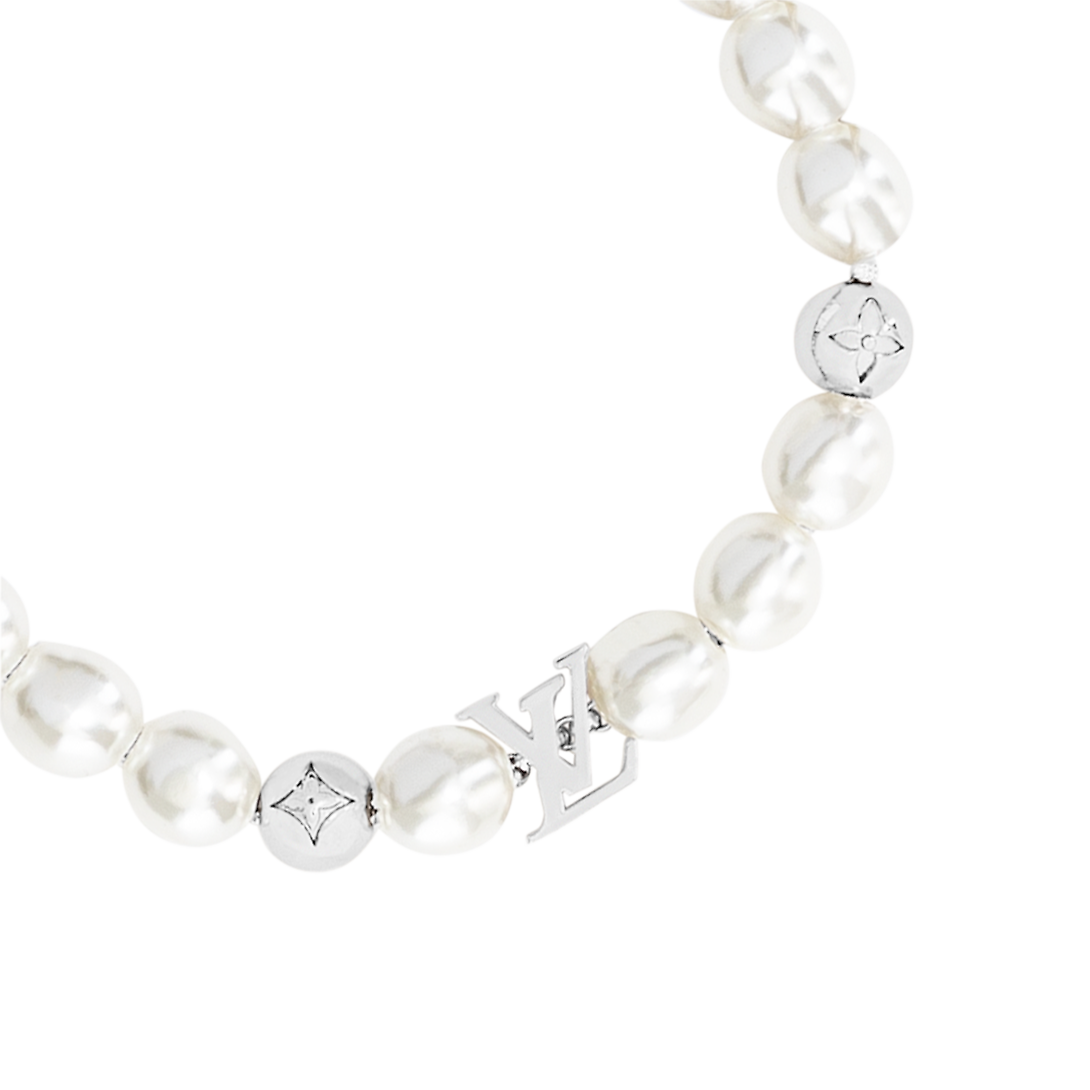 Louis Vuitton Monogram White Pearls 18K Gold Bracelet product image 5, provided for visual reference and product detail