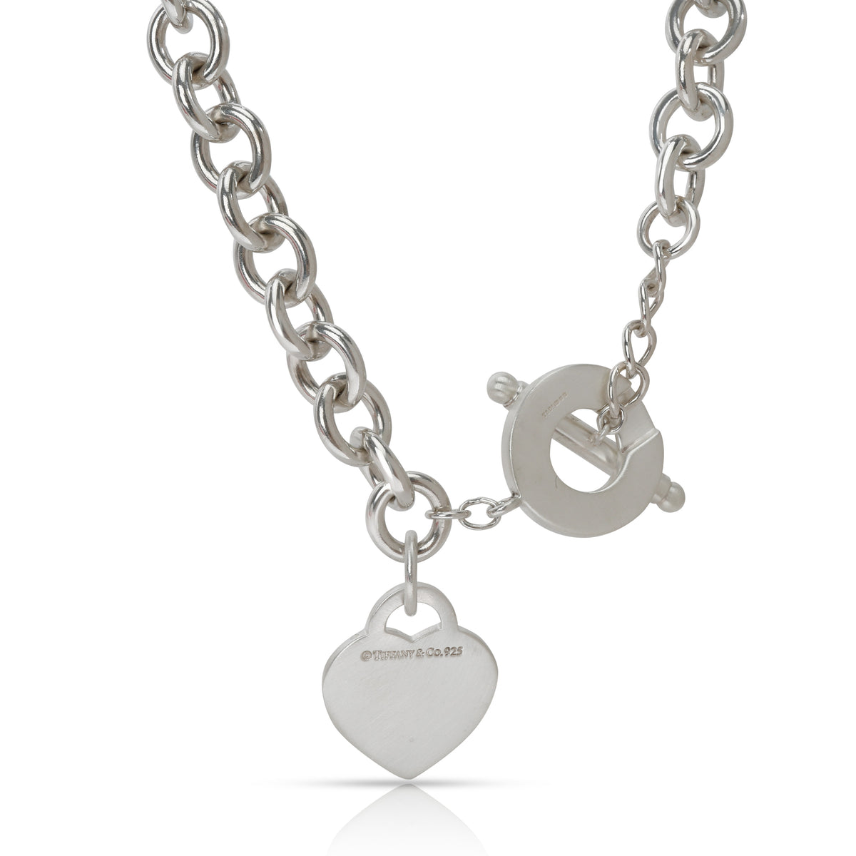 Tiffany Heart Tag 18K Gold Necklace product image 4, provided for visual reference and product detail review