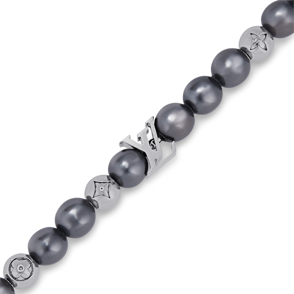 Louis Vuitton Monogram Pearls 18K Gold Bracelet product image 4, provided for visual reference and product detail review
