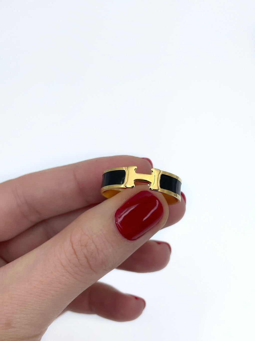 Hermes Vintage Clic 18K Gold Ring product image 5, provided for visual reference and product detail review