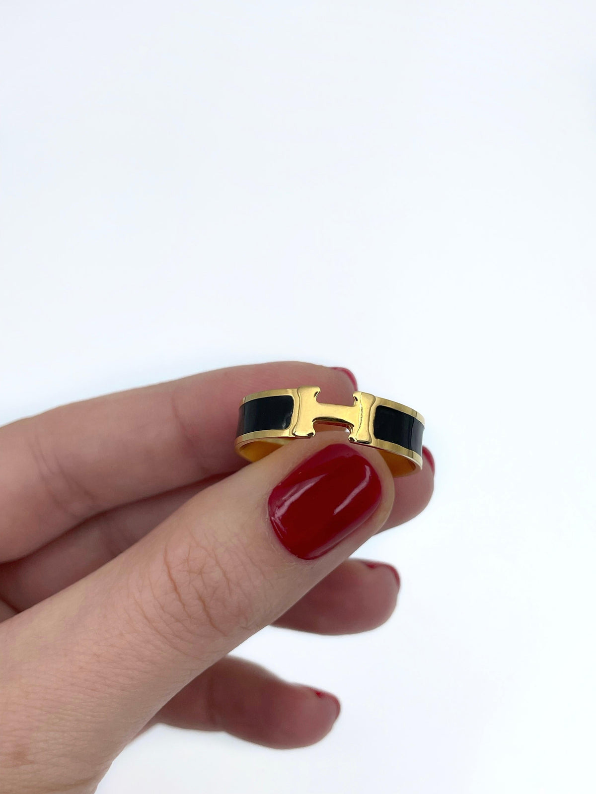 Hermes Vintage Clic 18K Gold Ring product image 5, provided for visual reference and product detail review