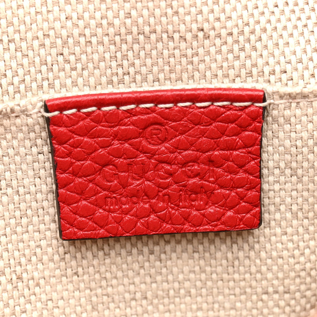 Pebbled Calfskin Small Soho Disco Bag Tabasco Red product image 6, provided for visual reference and product detail review