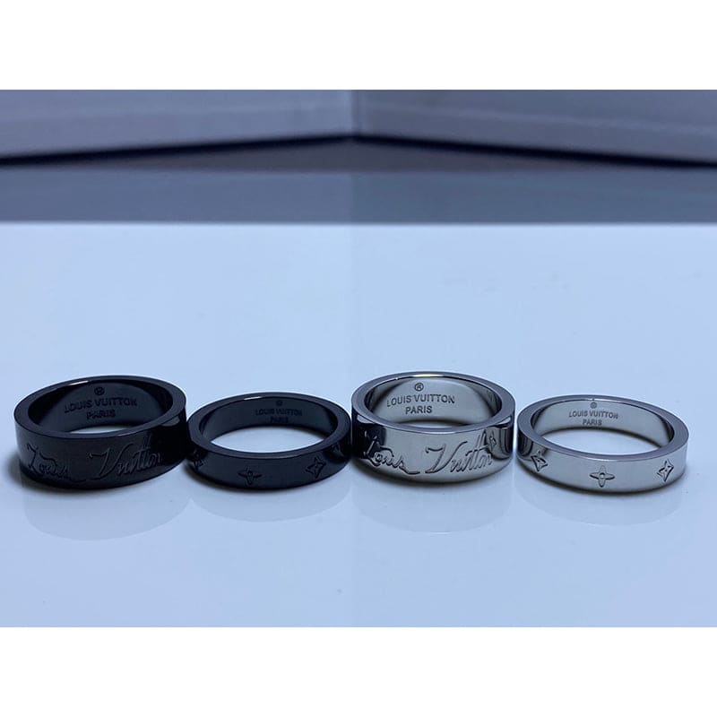 Louis Vuitton You & Me Set of 2 18K Gold Ring product image 4, provided for visual reference and product detail review