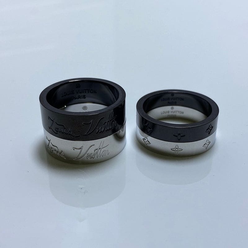 Louis Vuitton You & Me Set of 2 18K Gold Ring product image 5, provided for visual reference and product detail review