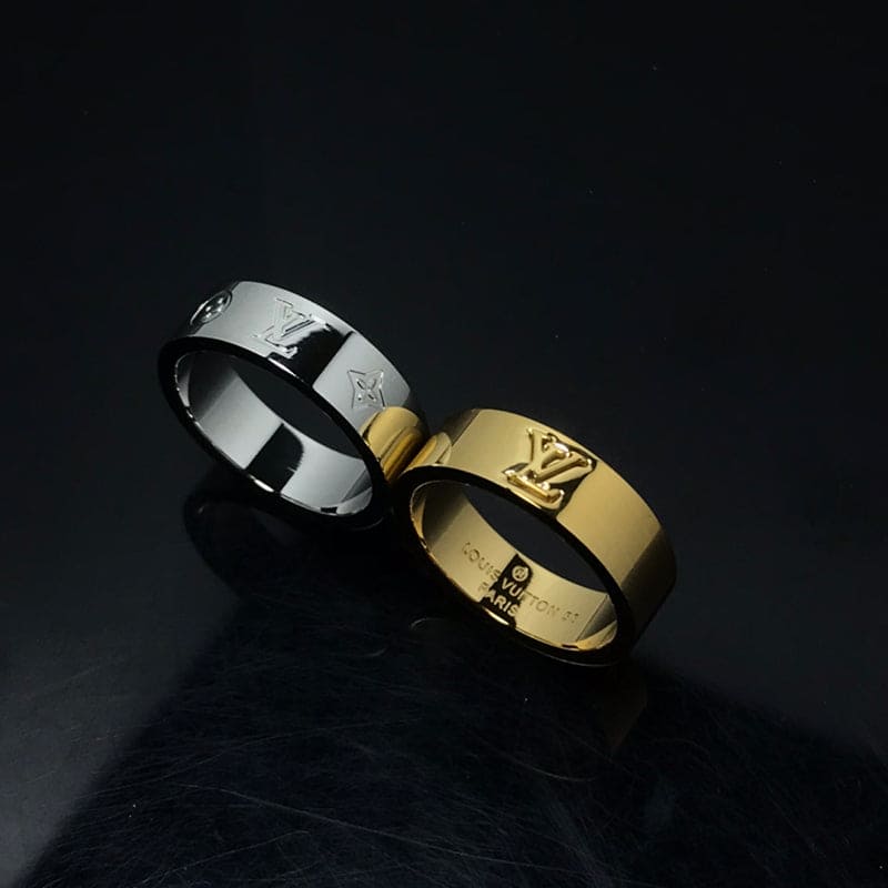 Louis Vuitton Instinct Set of Two 18K Gold Ring product image 5, provided for visual reference and product detail review