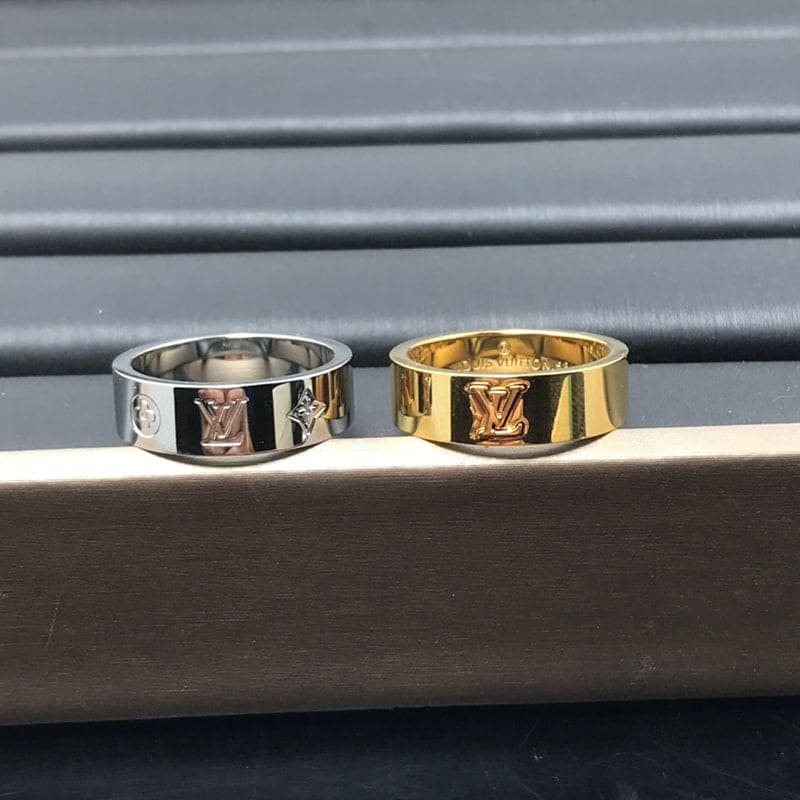 Louis Vuitton Instinct Set of Two 18K Gold Ring product image 6, provided for visual reference and product detail review