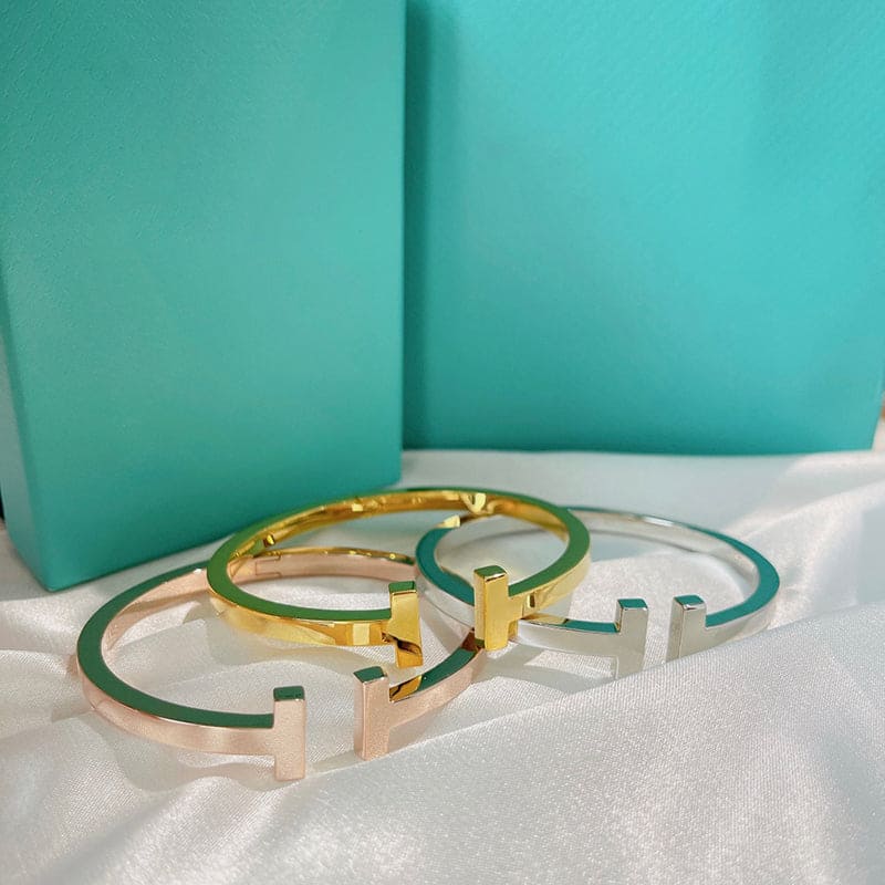 Tiffany Square 18K Gold Bracelet product image 3, provided for visual reference and product detail review