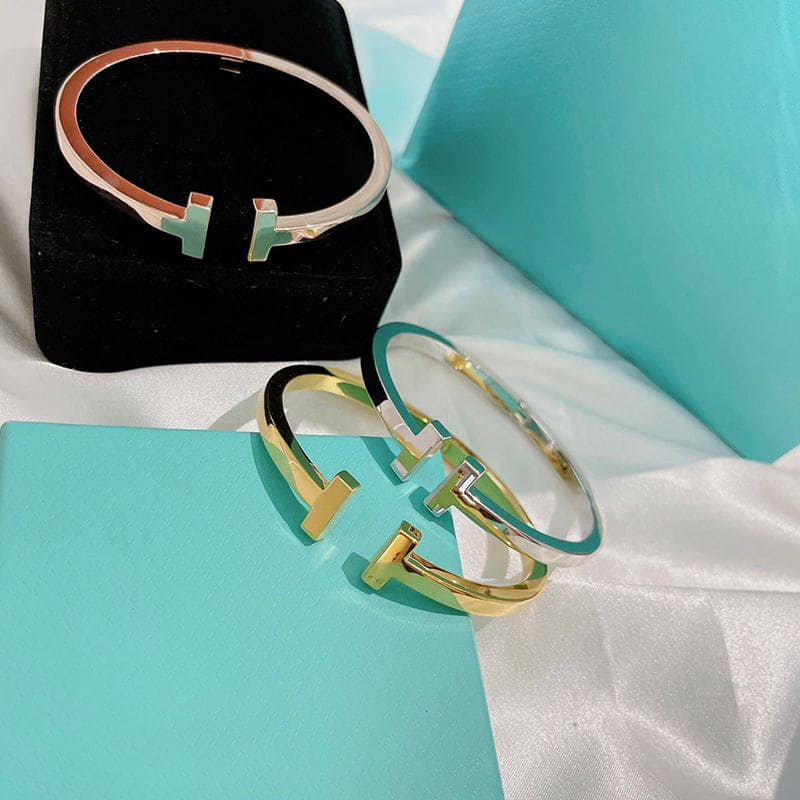 Tiffany Square 18K Gold Bracelet product image 5, provided for visual reference and product detail review