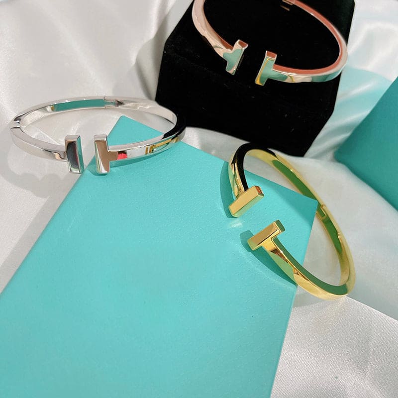 Tiffany Square 18K Gold Bracelet product image 6, provided for visual reference and product detail review