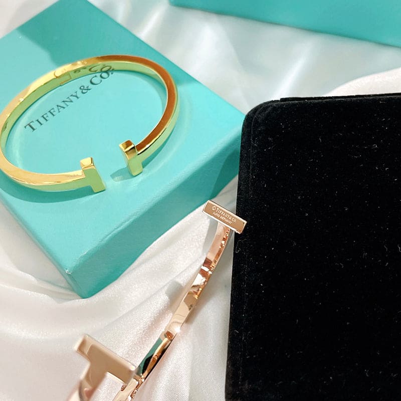 Tiffany Square 18K Gold Bracelet product image 5, provided for visual reference and product detail review
