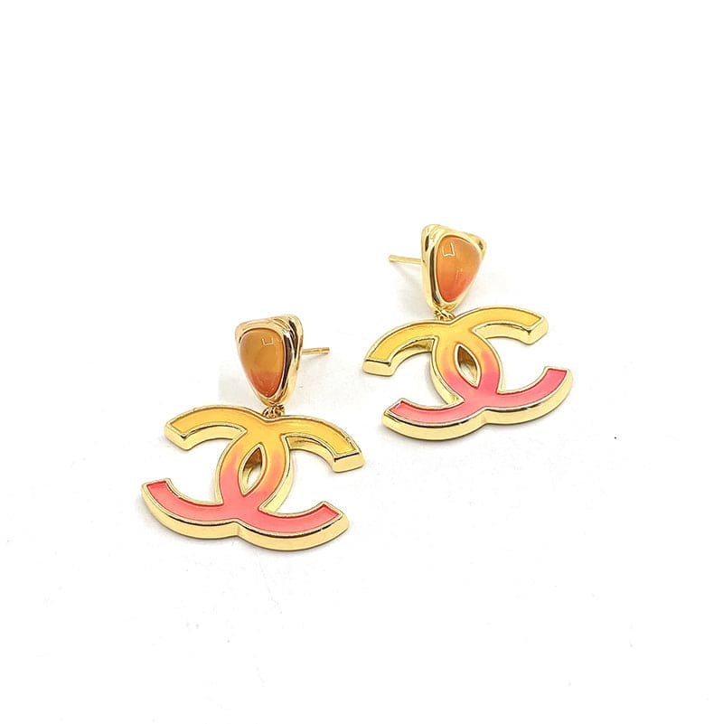 Chanel Classic Peach Dangle 18K Gold Earrings product image 3, provided for visual reference and product detail review