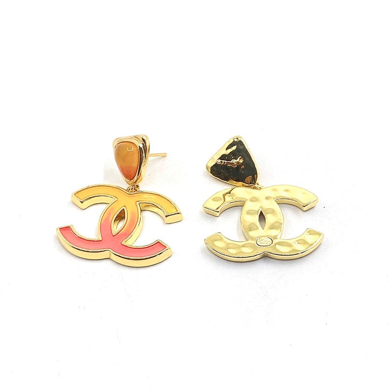 Chanel Classic Peach Dangle 18K Gold Earrings product image 4, provided for visual reference and product detail review