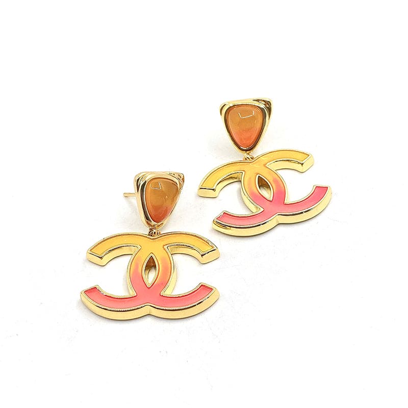 Chanel Classic Peach Dangle 18K Gold Earrings product image 5, provided for visual reference and product detail review