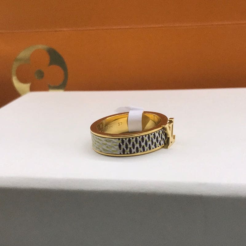 Louis Vuitton Leather Set of Two 18K Gold Ring product image 4, provided for visual reference and product detail review