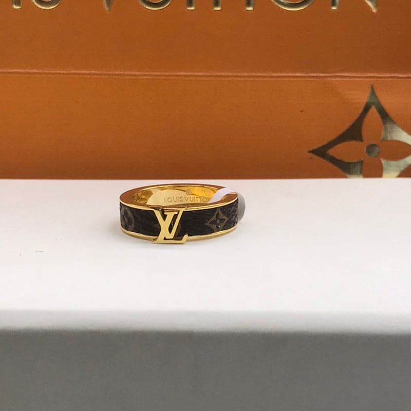 Louis Vuitton Leather Set of Two 18K Gold Ring product image 5, provided for visual reference and product detail review