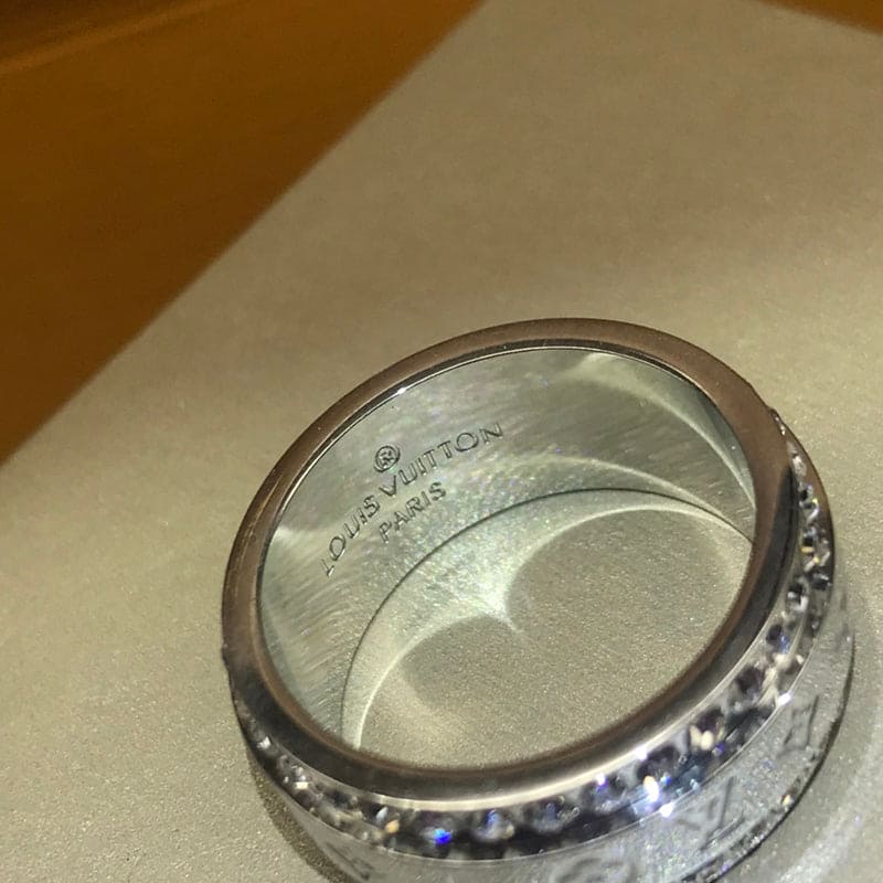 Louis Vuitton Catch 18K Gold Ring product image 6, provided for visual reference and product detail review