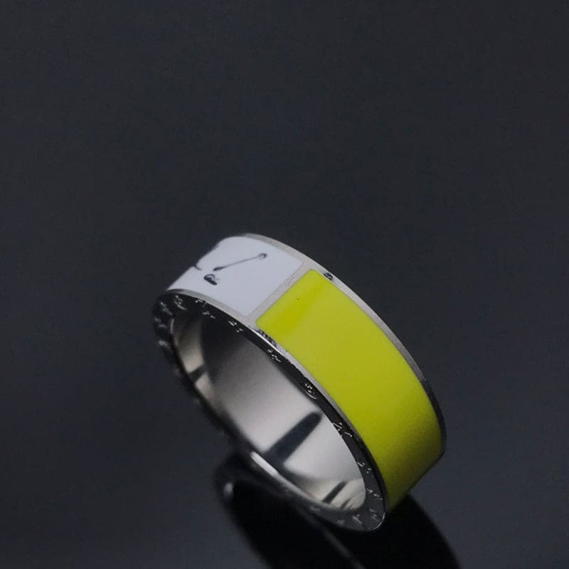 Louis Vuitton Colours 18K Gold Ring product image 3, provided for visual reference and product detail review