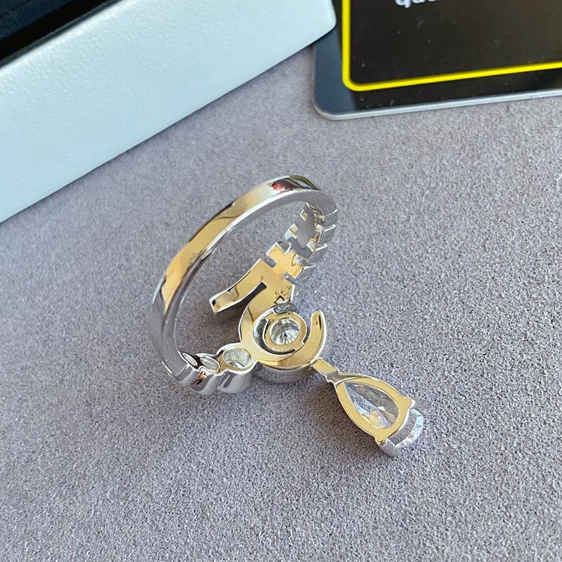 Chanel Diamond No.5 Drop 18K Gold Ring product image 7, provided for visual reference and product detail review
