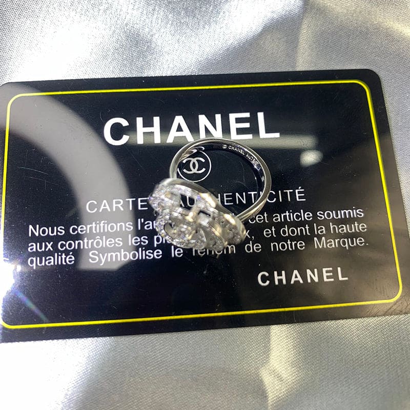 Chanel Fil De Cam ̈¦lia 18K Gold Ring product image 4, provided for visual reference and product detail review