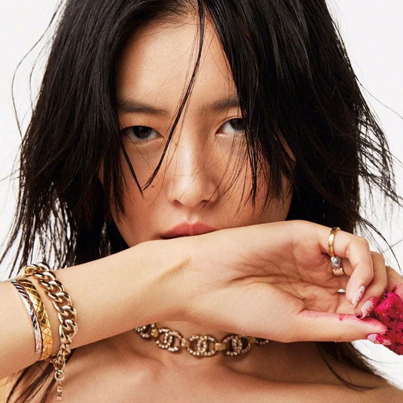 Chanel Rhinestone 2021 Interlocking Choker 18K Gold Necklace product image 3, provided for visual reference and product