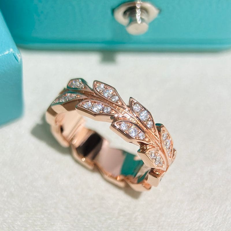 Tiffany Victoria Vine 18K Gold Ring product image 3, provided for visual reference and product detail review