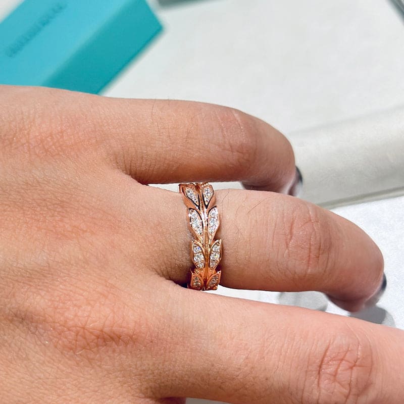 Tiffany Victoria Vine 18K Gold Ring product image 4, provided for visual reference and product detail review