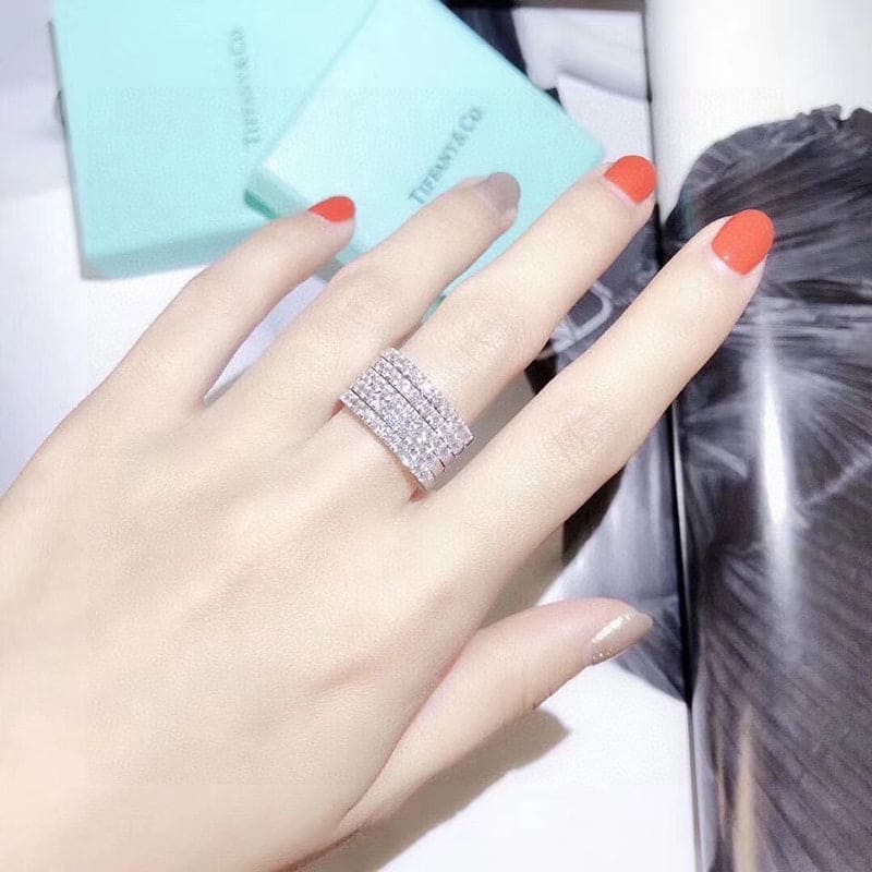 Tiffany Soleste Full Eternity 18K Gold Ring product image 7, provided for visual reference and product detail review