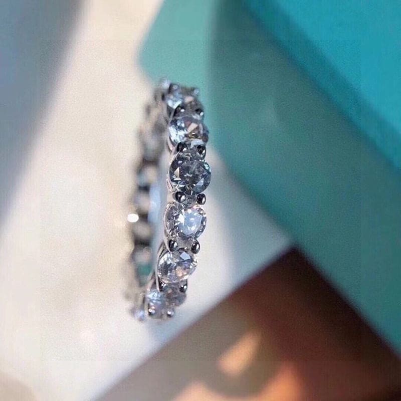 Tiffany Soleste Full Eternity 18K Gold Ring product image 6, provided for visual reference and product detail review