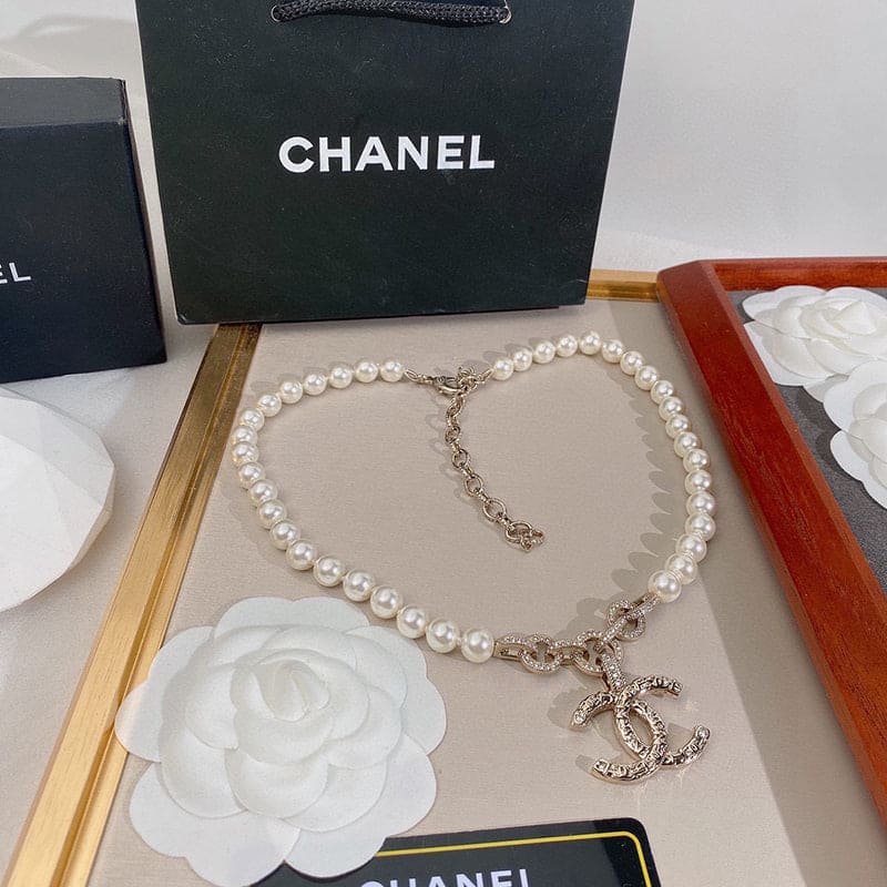 Chanel Pearl 18K Gold Necklace product image 2, provided for visual reference and product detail review