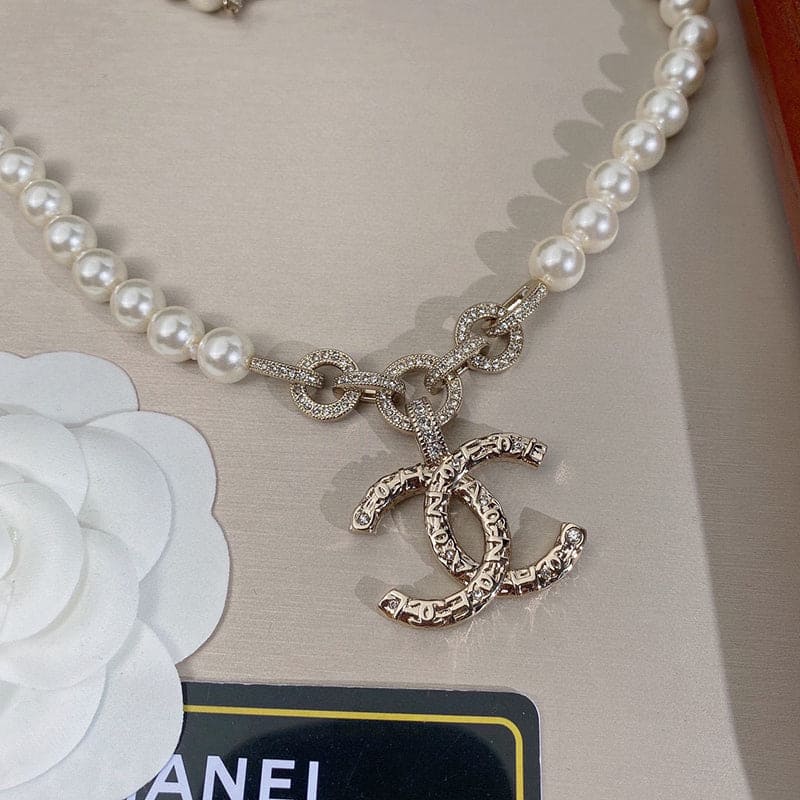Chanel Pearl 18K Gold Necklace product image 4, provided for visual reference and product detail review