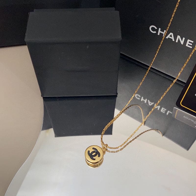 Chanel Pendant 18K Gold Necklace product image 9, provided for visual reference and product detail review