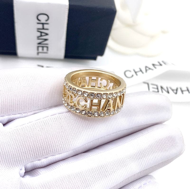 Chanel Diamond 18K Gold Ring product image 6, provided for visual reference and product detail review