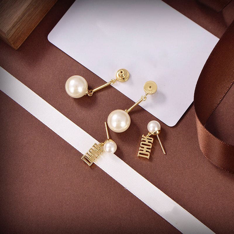 Dior Tribales Clip 18K Gold Earrings product image 5, provided for visual reference and product detail review
