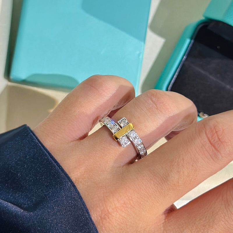 Tiffany Edge Bypass 18K Gold Ring product image 3, provided for visual reference and product detail review