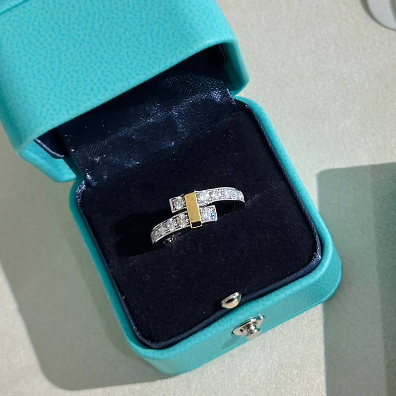 Tiffany Edge Bypass 18K Gold Ring product image 8, provided for visual reference and product detail review