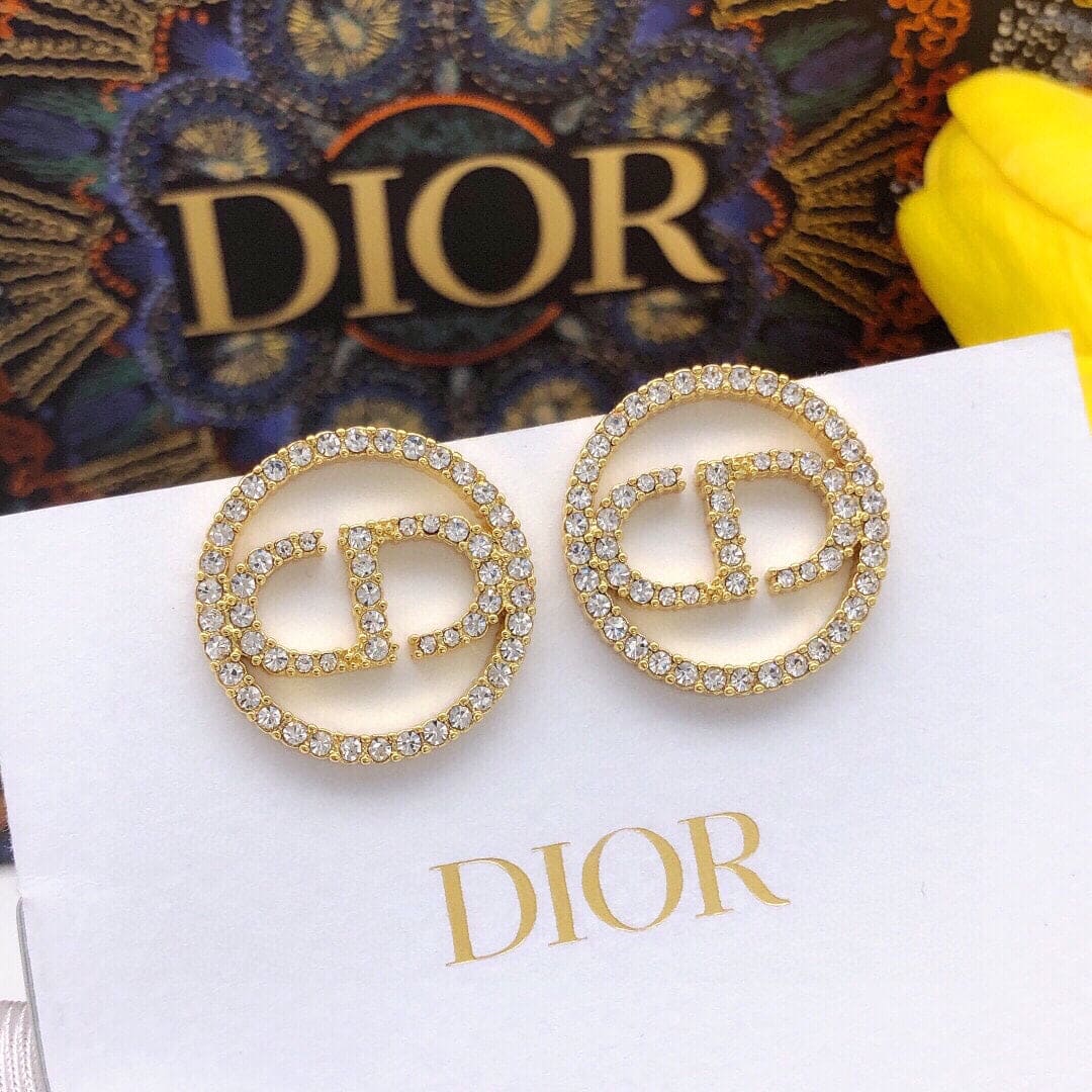 Dior 30 Montaigne 18K Gold Earrings product image 6, provided for visual reference and product detail review